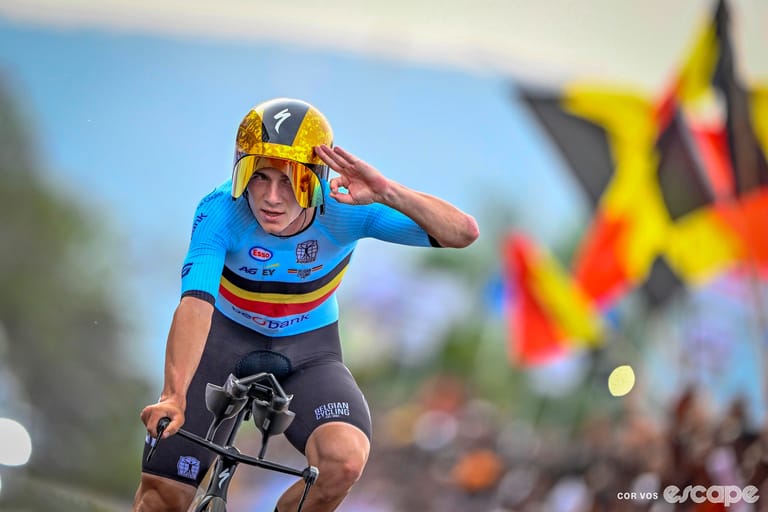Evenepoel catches Pogačar on his way to total annihilation of rivals at the men's ITT World Champs