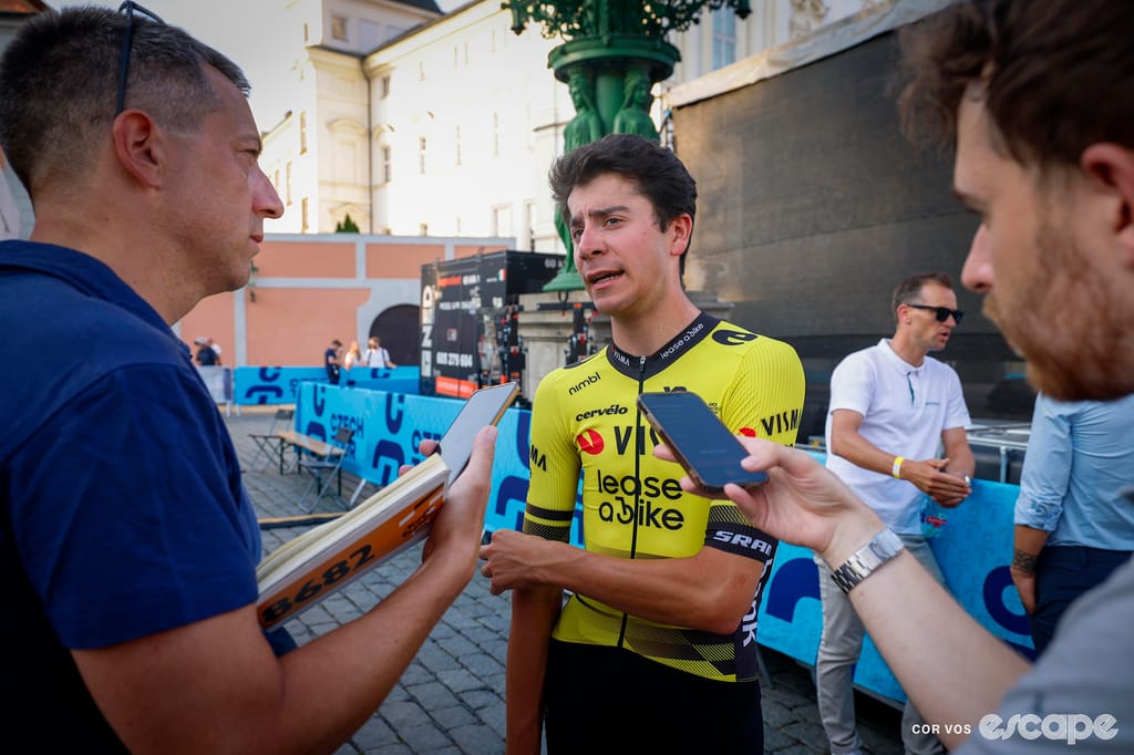 Cian Uijtdebroeks completes surprise transfer to Movistar