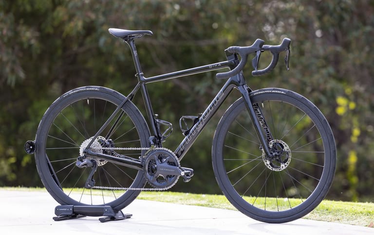 FiftyOne Sika road bike review: Blurring lanes